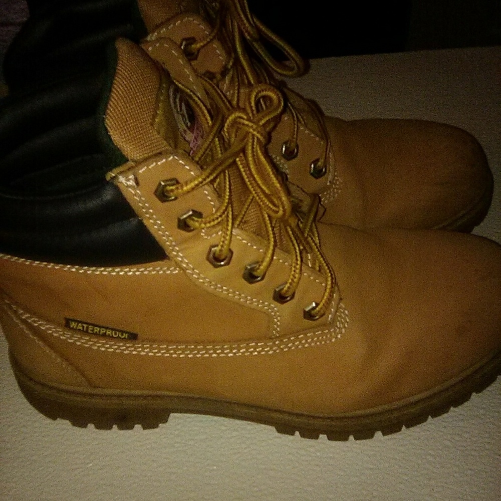 Mens Oil Resistant and Winter Waterproof boots